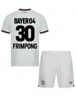 Bayer Leverkusen Jeremie Frimpong #30 Vieraspaita Lasten 2023-24 Lyhythihainen (+ shortsit)